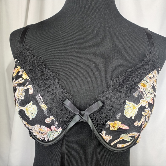 NWOT Victoria's Secret "Dream Angels Floral Embroidry" Black 38DD - Picture 2 of 12